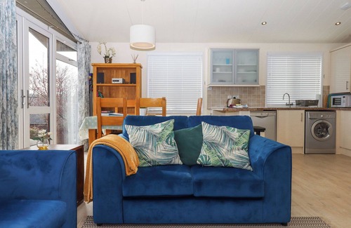 Newton Ferrers Cottage | MATILDA LODGE, with a garden in Newton Ferrers