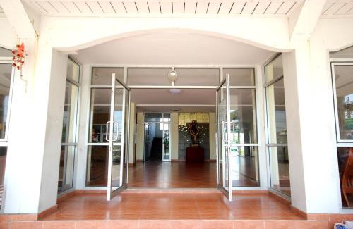 Phan Thong Hotel | Matini Amata