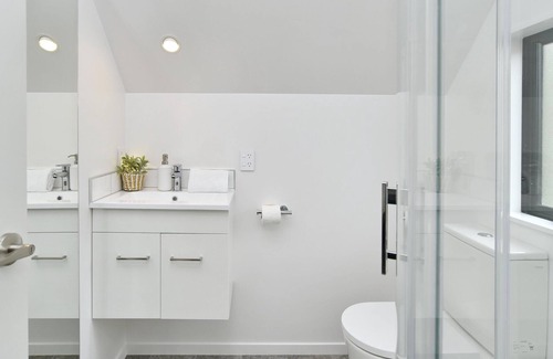 Riccarton House | Matipo St - Matipo - Spacious stylish home