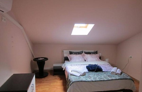 Valu lui Traian Apartment | Matrimonial Room Gherghisan