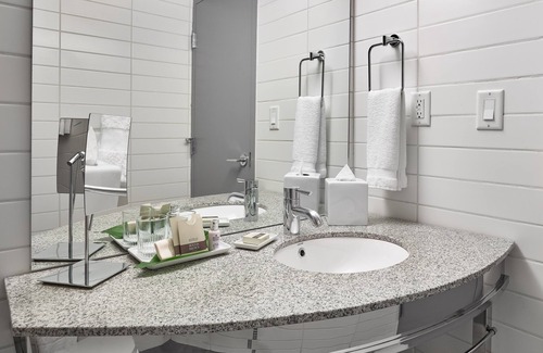 Downtown Edmonton Hotel | Matrix Hotel
