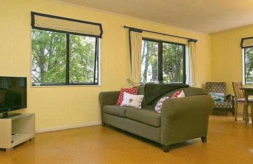 Two Mile Bay House | Matuku Hideaway - Taupo Holiday Home