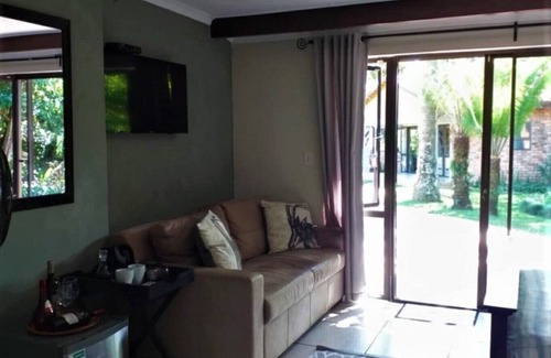 Assagay Cabin | Matusadona Guest Lodge