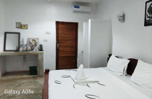 Mkunguni Hotel | Maua beach