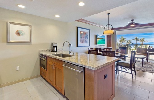 Kaanapali Villa | Maui Resort Rentals: Hyatt Residence Club – 2BR Oceanfront Lower Floor VIlla
