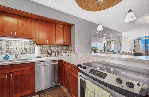 Kahana House | Maui Townhome across the Street from Pohaku Beach w/Incredible Ocean Views