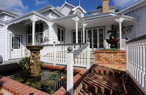 Cambridge Bed & Breakfast | Maungakawa Villa