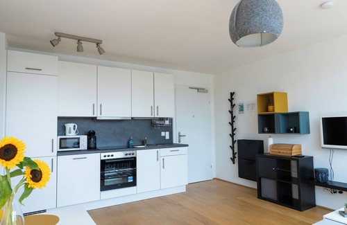 Donaustadt Apartment | Maureen Lovely 2 Bedroom Unit with Community Pool