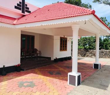 Elappara House | MAVERICK HOLIDAYS INN FAMILY VILLa