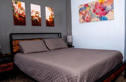Raton Hotel | Maverick Motel