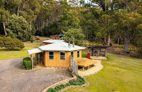 Adventure Bay Cottage | Mavista Cottage - Perfect couples escape in Adventure Bay!