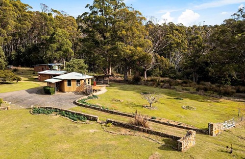 Adventure Bay Cottage | Mavista Cottage - Perfect couples escape in Adventure Bay!