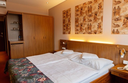 Old Town Hotel | Max Inn Hotel