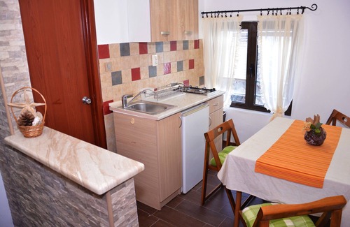 Lepetane Hotel | MaXhit Apartments