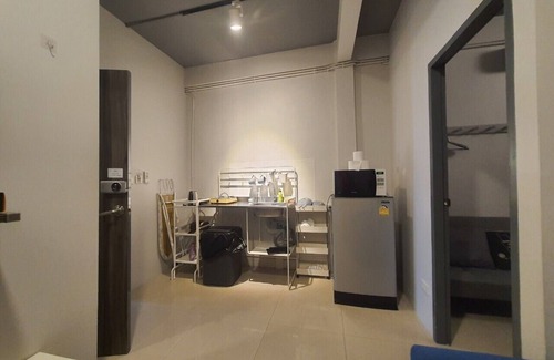 Thanon Phaya Thai Apartment | MAXi MaMa House Rangnam Platunam Bangkok 12 PAX 6 beds Entire Home 8 min to ARL