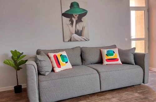 Studentski Grad Apartment | Maxim White Sofia Student City 1BDR apartment