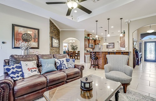 South Side House | Maximus Drive Estate | House in Corpus Christi