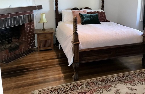 Casterton House | Maxwell Cottage - Casterton, VIC