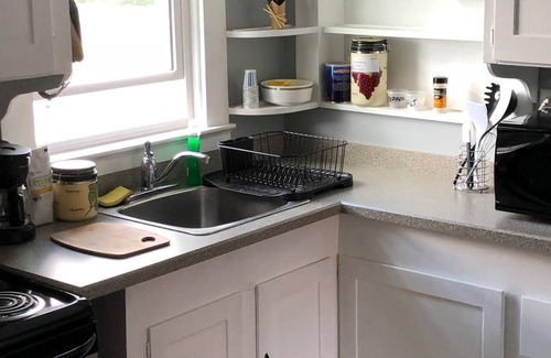 Loudonville Apartment | May 12-14 Available - 2nd Floor 1 Bedroom Apt Downtown Loudonville/Mohican