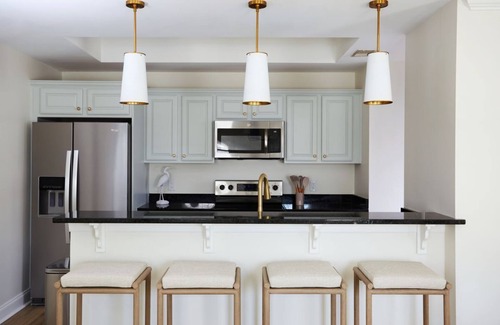 Old Town Bluffton Condo | May River Breeze! 3-story townhouse in Old Town's Promenade