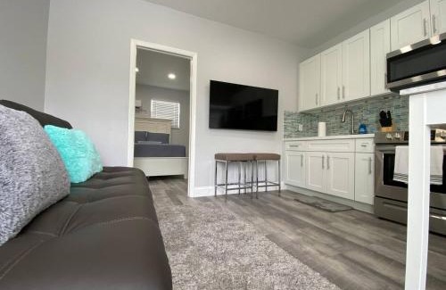 Hollywood Apartment | Mayas Blue Lagoon Luxury Suite #1