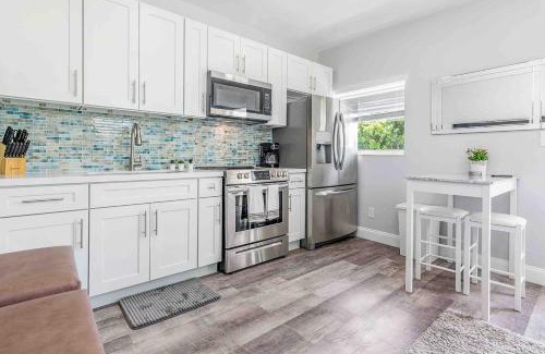 Hollywood Apartment | Mayas Blue Lagoon Luxury Suite #1