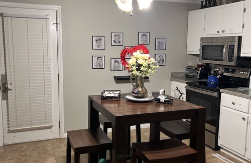 Mount Airy House | Mayberry Front Porch - 0.5 miles to downtown Mayberry