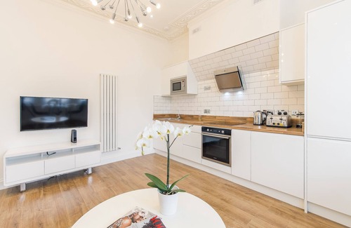 West Ham Apartment | Maycourt Property Gem