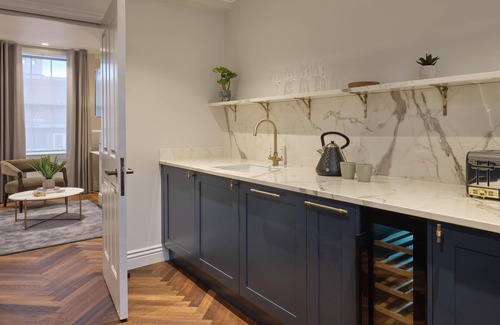 City of Westminster Apartment | Mayfair Darley House by Viridian Apartments