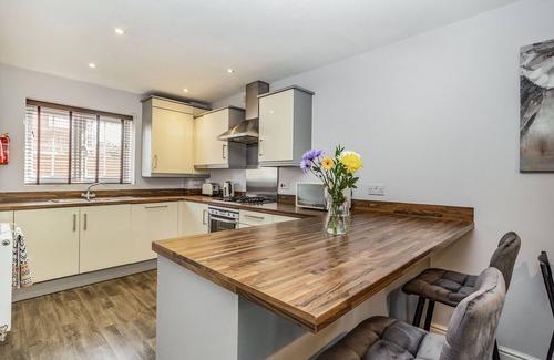Wigan Cottage | MAYFAIR, family friendly, with a garden in Billinge