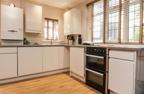 Blackpool House | MAYFIELD COTTAGE, family friendly, with pool in Blackpool