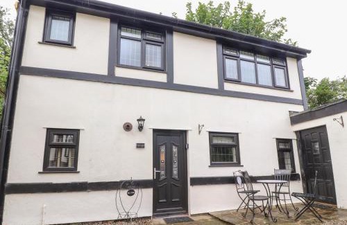 Blackpool House | Mayfield Cottage