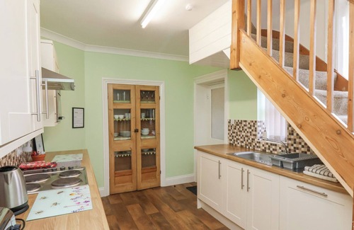 Ruswarp Cottage | Mayfield Manor