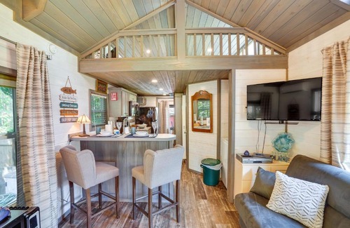 Mayfield House | Mayfield Tiny Home with Porch, Walk to Beaches!