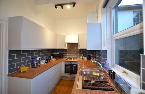 Salisbury Condo | Mayflower 2 bed Boutique Apartment – Stayseekers