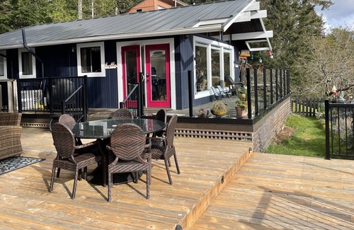Mayne Island Cabin | Mayne Island cozy Cabin Rental