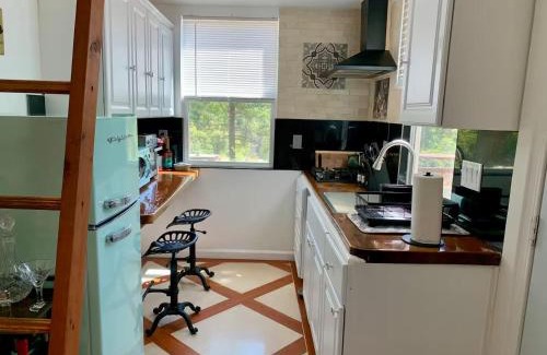 Los Gatos House | Mays Luxury Farmstay Sunset Cabin