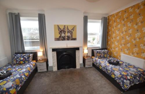 Salisbury Apartment | Maytree 2 Bed Apartment - STAYSEEKERS