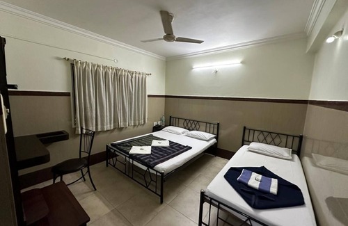 Gandhi Nagar Cabin | MAYUR PARADISE