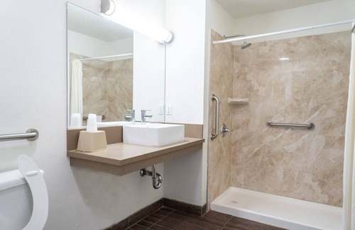 Maywood Hotel | Maywood Inn