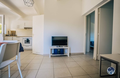 Saint-Quentin-la-Poterie House | Mazet au Calme -piscine Privée-grand Jardin Arboré