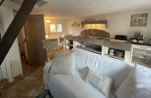 Lagnes Cottage | MAZET PROVENCAL NESTLED IN THE HEART OF THE LUBERON