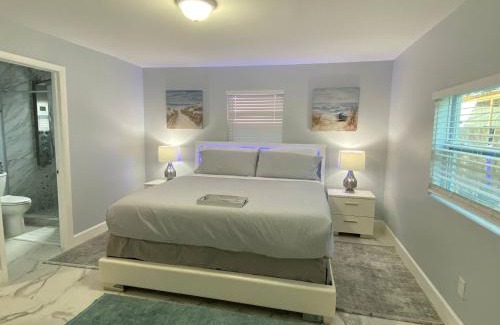 Hollywood House | Mazor Luxury Three Bedrooms Vacation Home