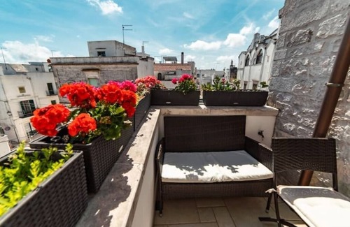 Old Town Cisternino Apartment | Mazzini Terrace - Exclusive Historic Center Apt