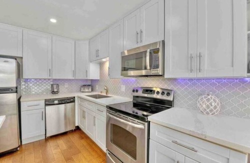 Mission Beach House | MB Massive Oceanview 6BR/6BA Sleep 30+Rooftop Deck