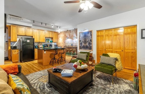 Cleveland Apartment | MC Loft at the Pillars-2bd 1bath University Cir