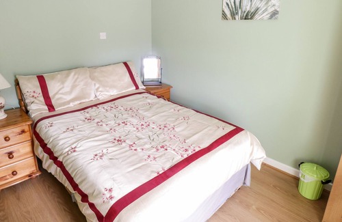Gurteen Cottage | MC'S COTTAGE, pet friendly, with a garden in Ballymote, County Sligo