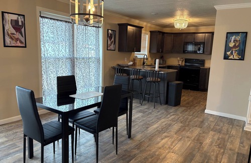 Dyersburg House | Mc Sweet Home.3-bedroom house in Dyersburg with WiFi and AC