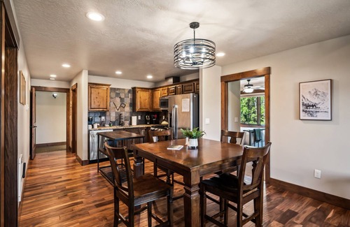 McCall Apartment | McCall Lakeside Hideaway Apartment By Shore Lodge