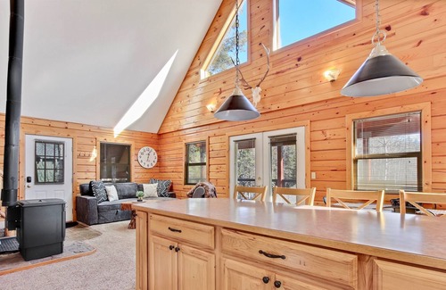 McCall Cabin | Mccall's Multiple Cabin Retreat for Larger Groups walk to Lake